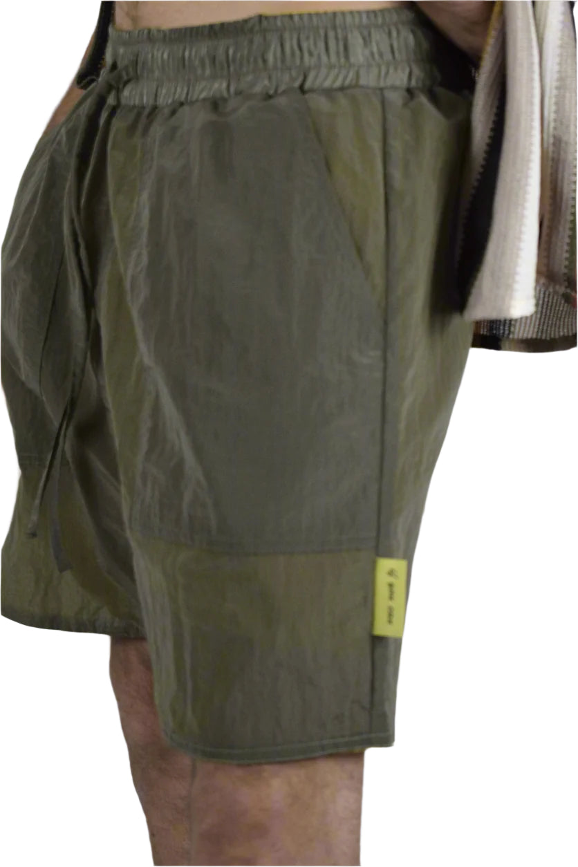 "Dual-Tone Waterproof Shorts – Yellow & Olive"